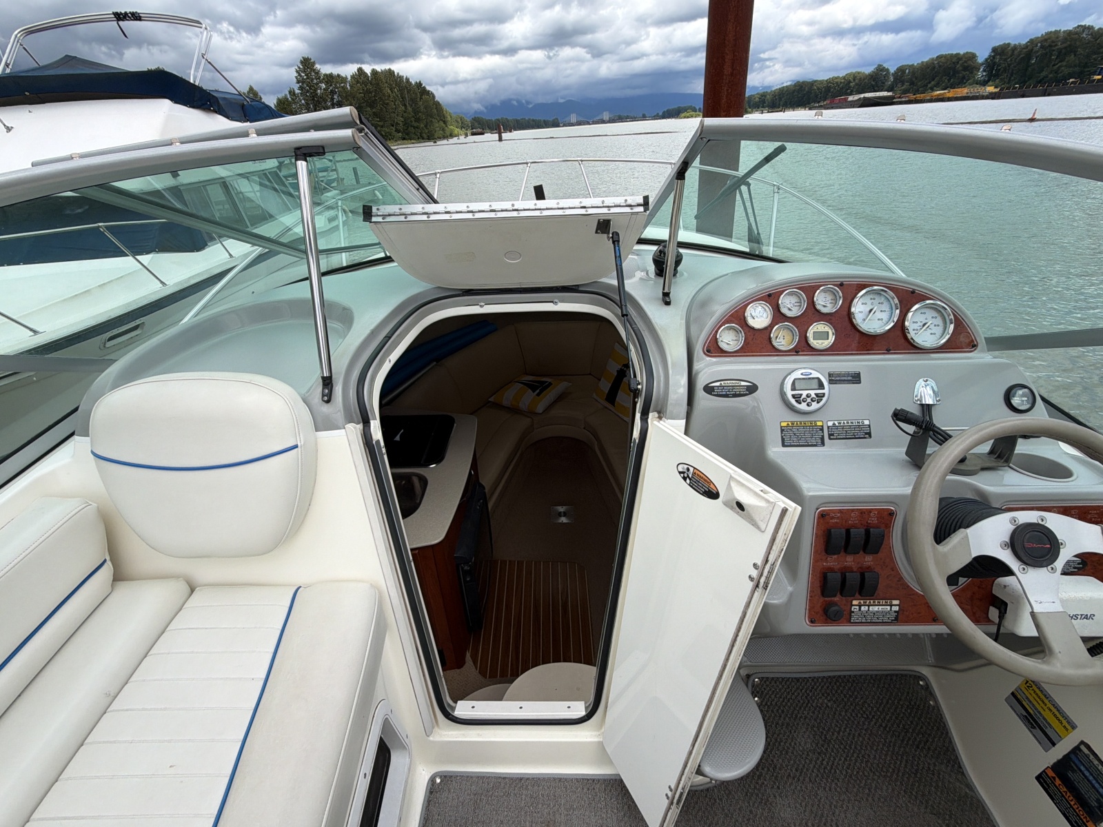 2007 Bayliner 245