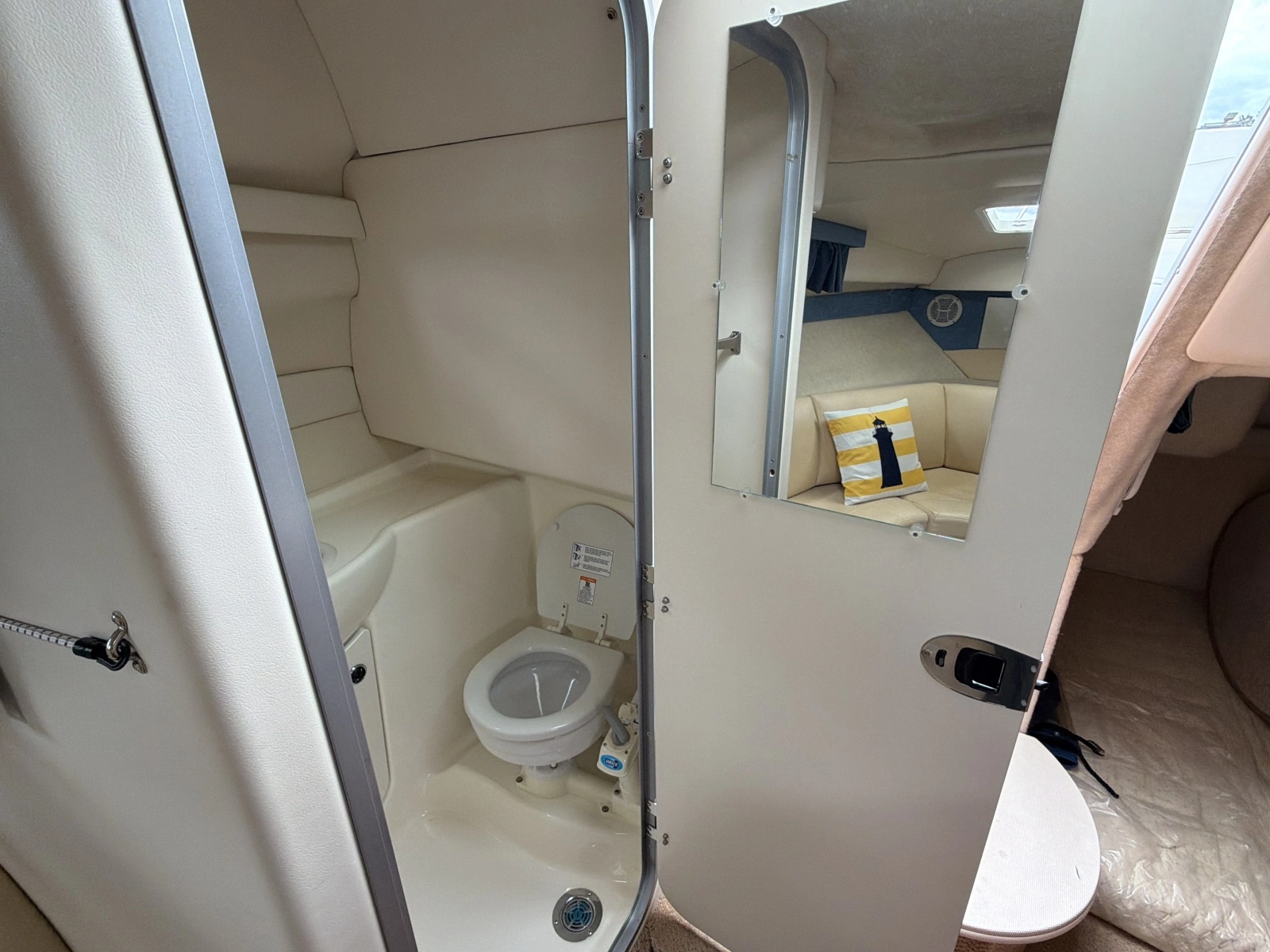 2007 Bayliner 245