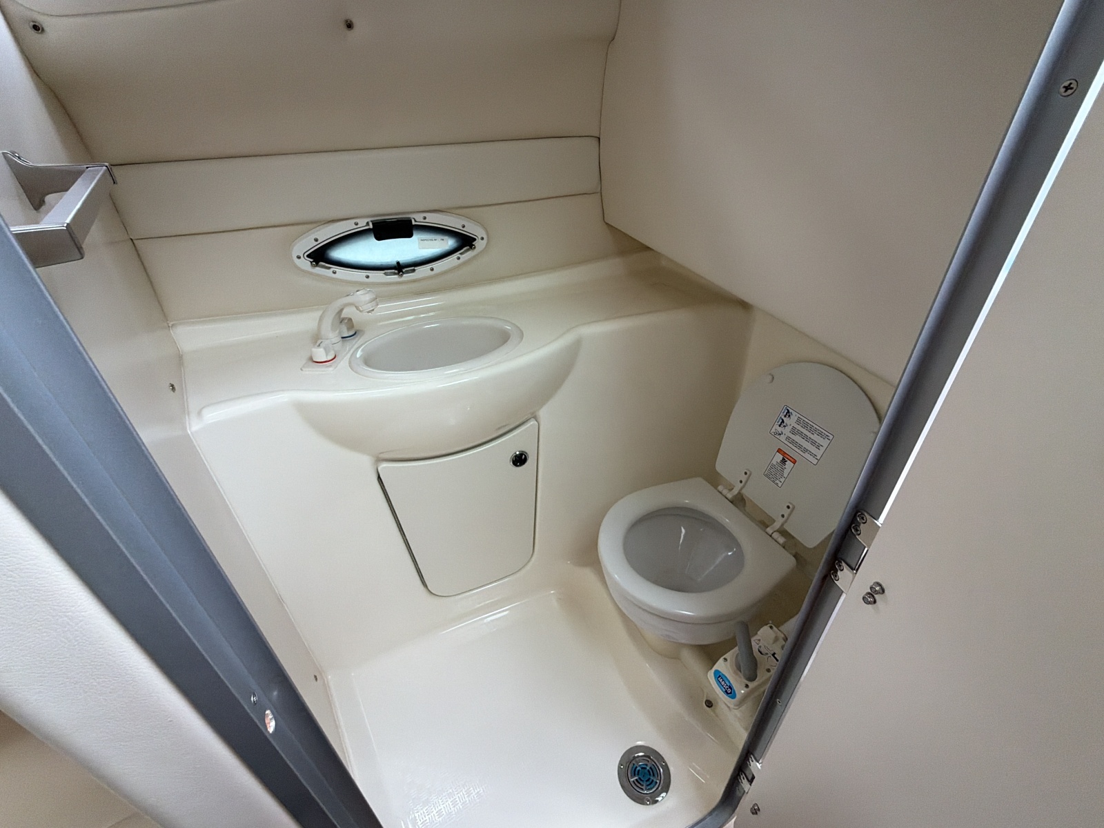 2007 Bayliner 245