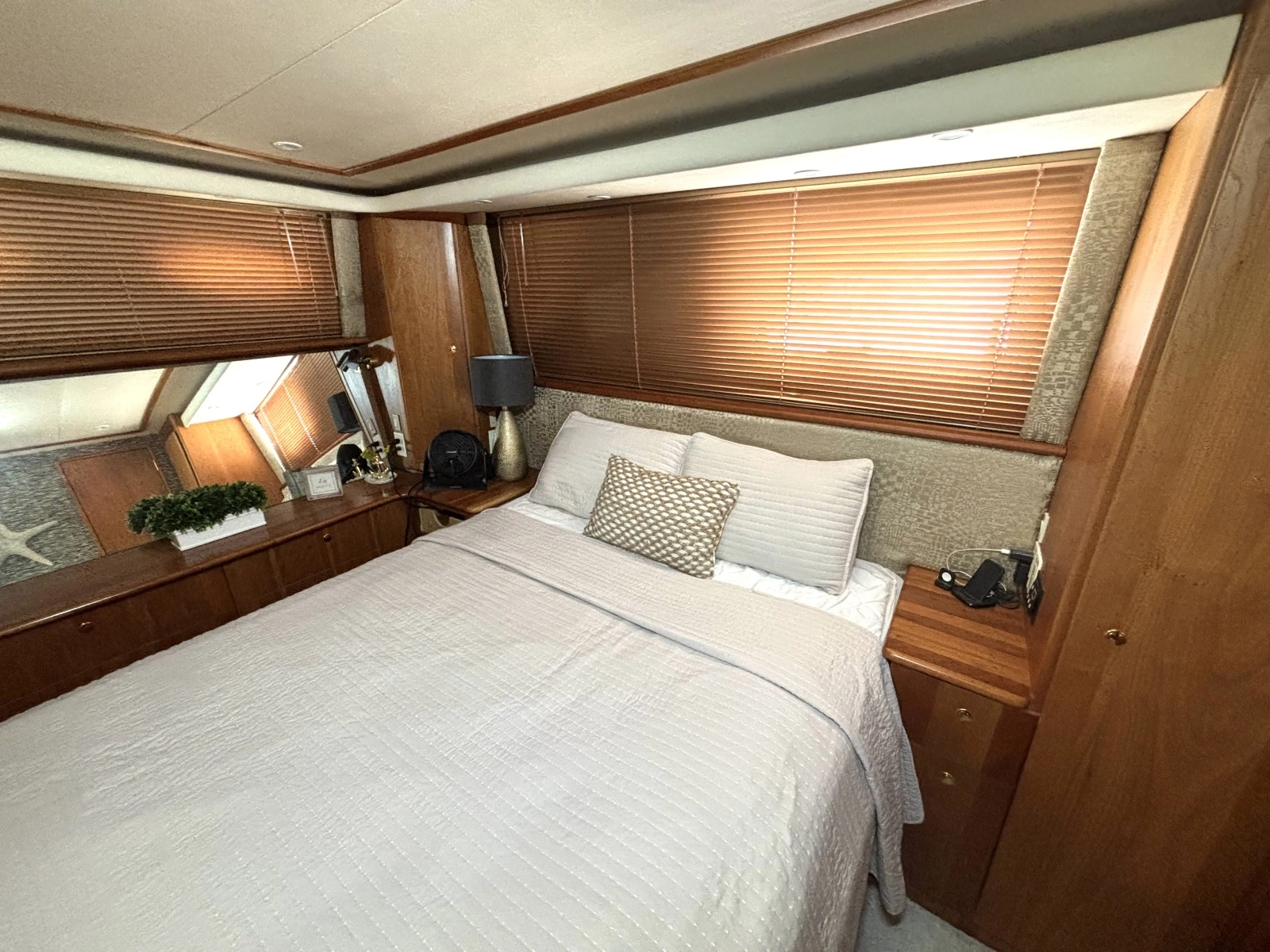 1999 Silverton 453 Motor Yacht