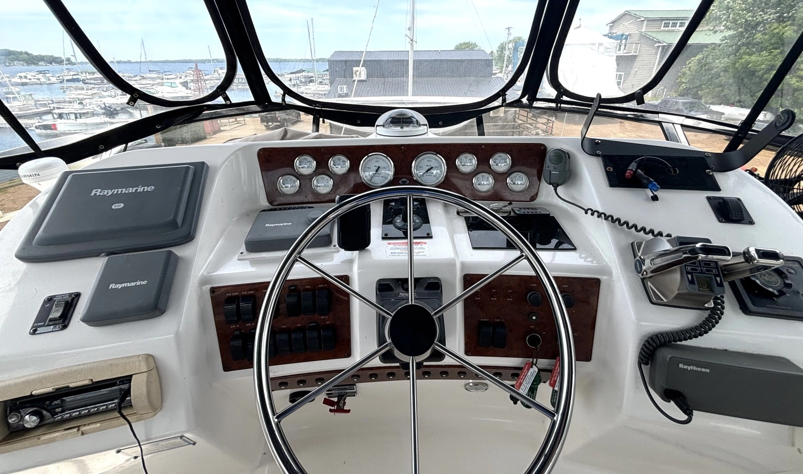 1999 Silverton 453 Motor Yacht
