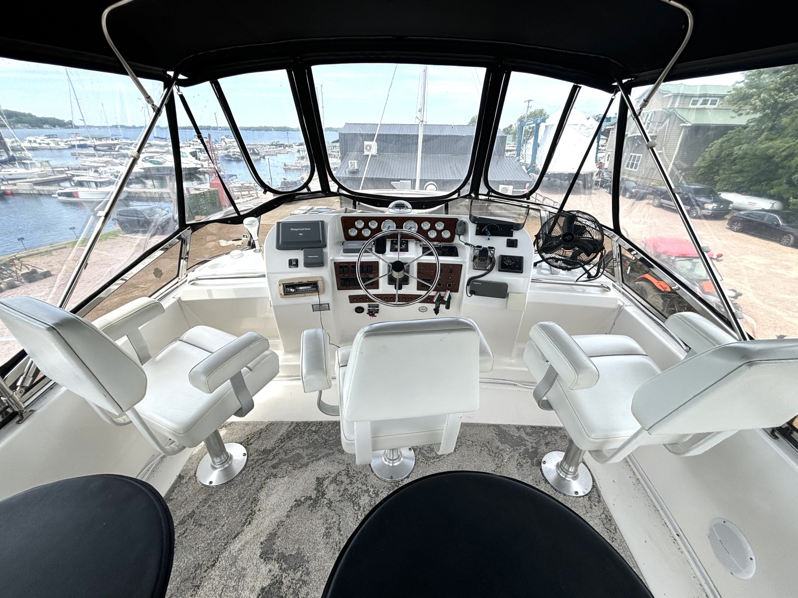 1999 Silverton 453 Motor Yacht