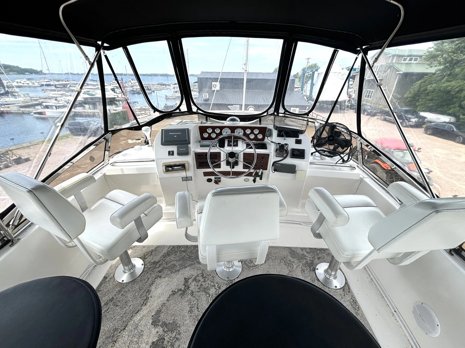 1999 Silverton 453 Motor Yacht