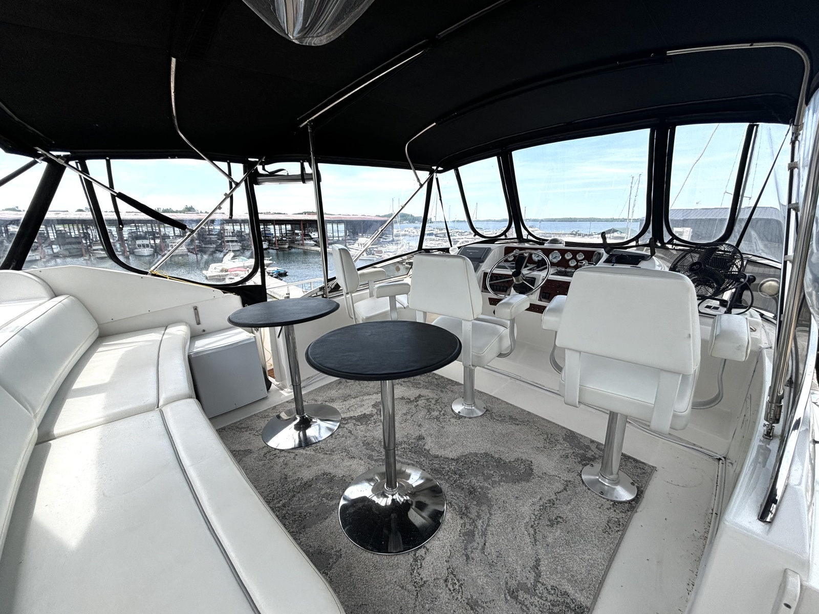 1999 Silverton 453 Motor Yacht