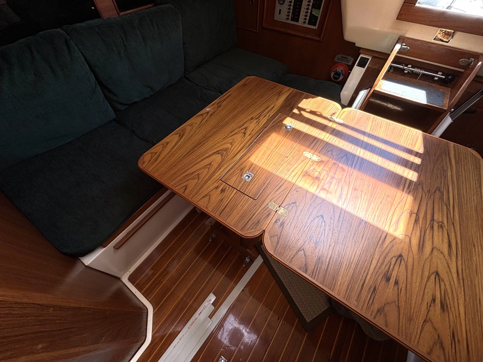 1985 Nonsuch 30 Ultra 30