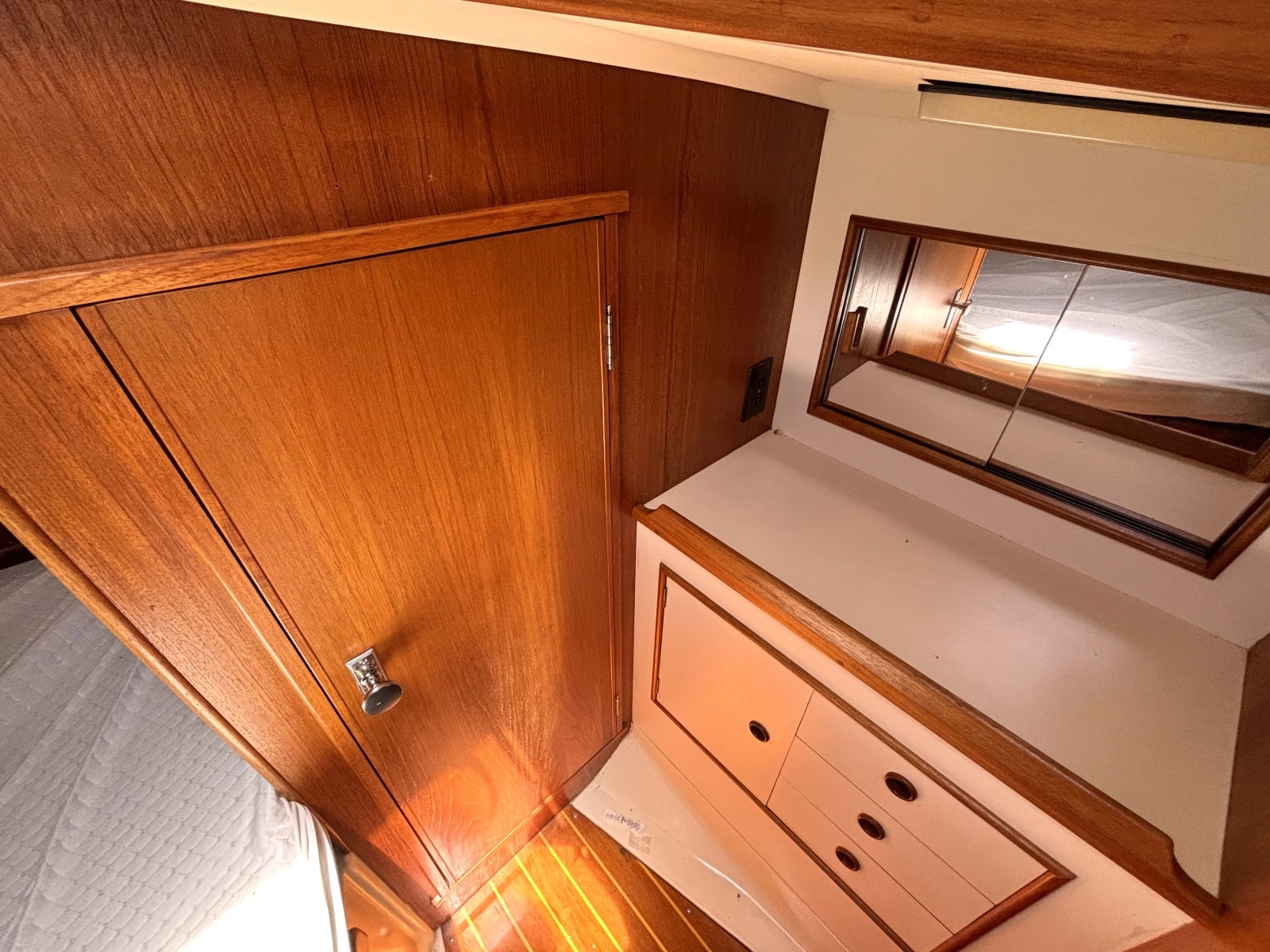 1985 Nonsuch 30 Ultra 30