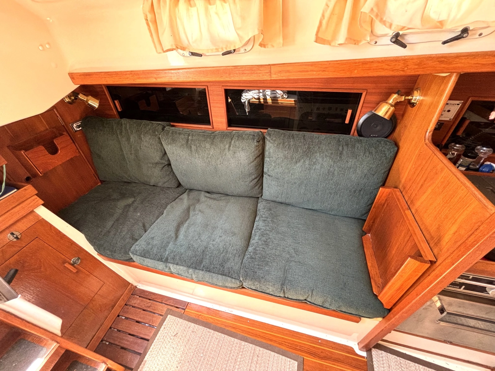 1985 Nonsuch 30 Ultra 30