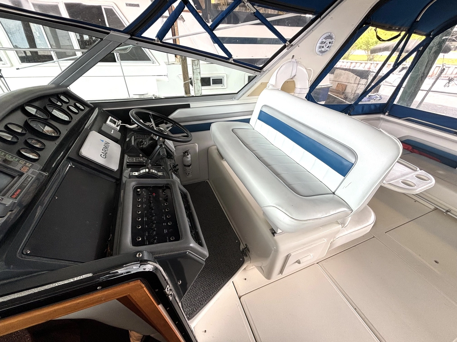 1991 Sea Ray 400 Express Cruiser 40
