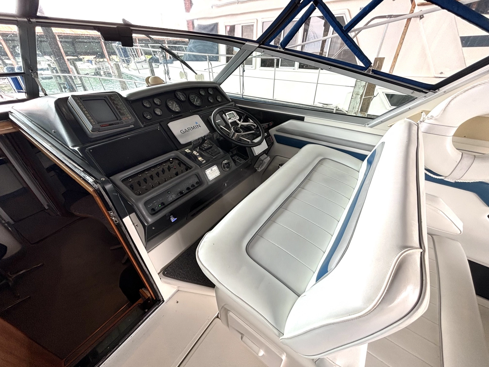 1991 Sea Ray 400 Express Cruiser 40