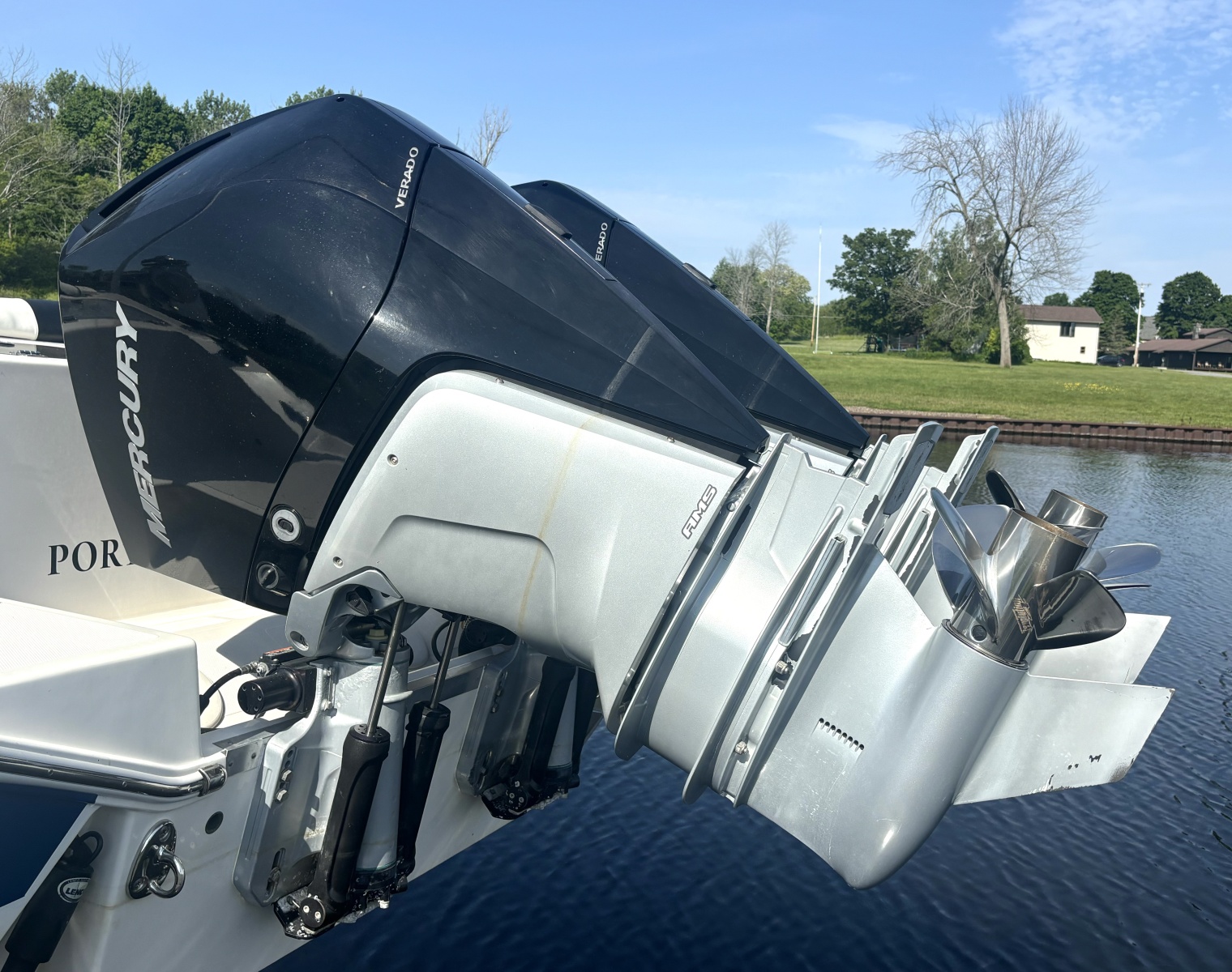 2019 Wellcraft 302 Fisherman 30