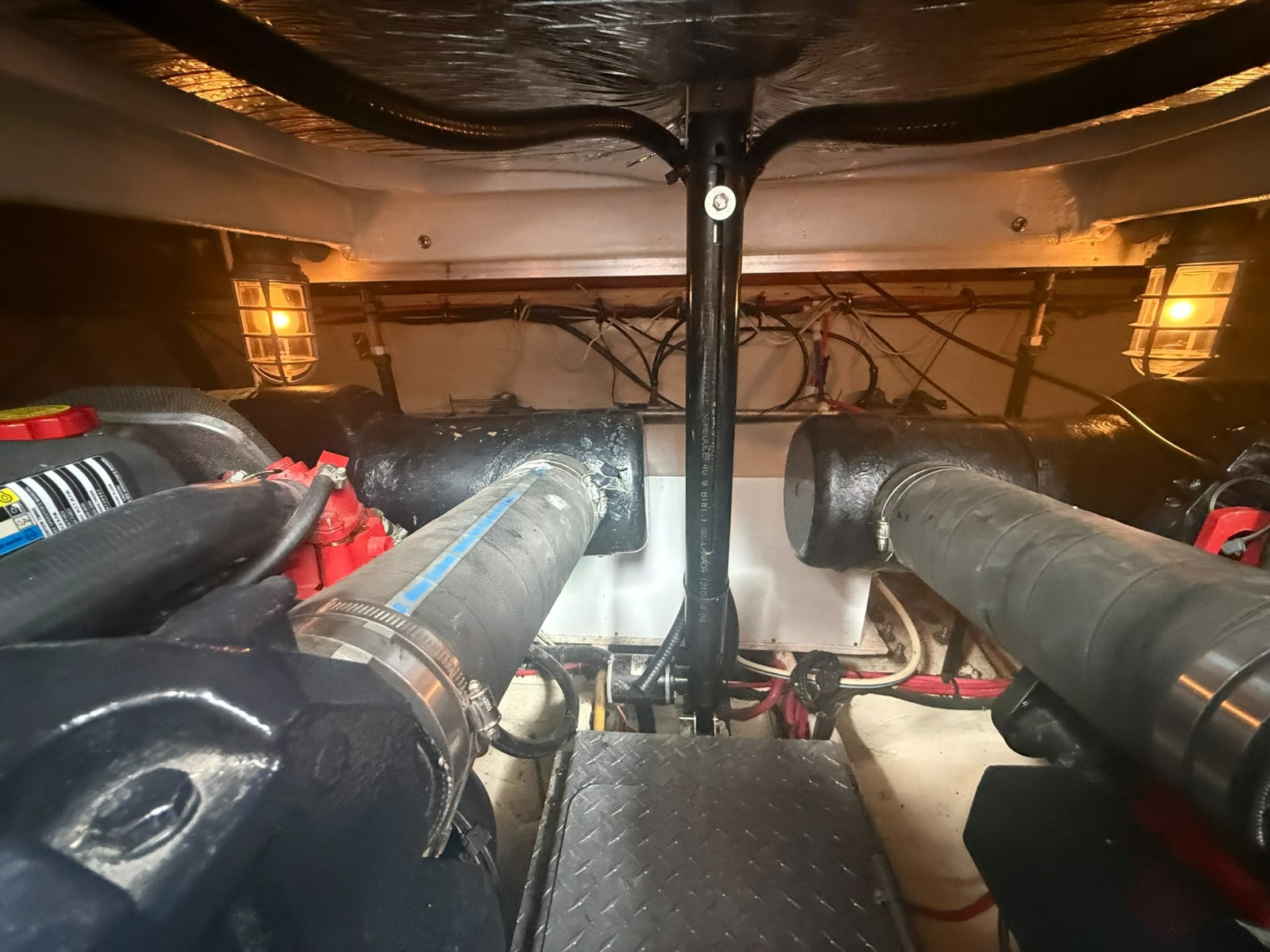 2005 Four Winns 378 Vista