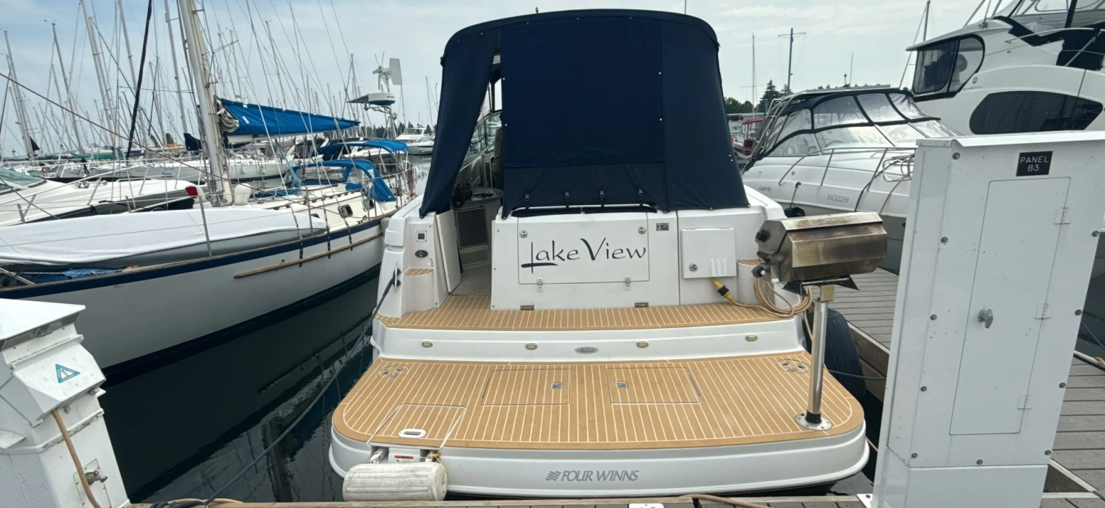 2005 Four Winns 378 Vista