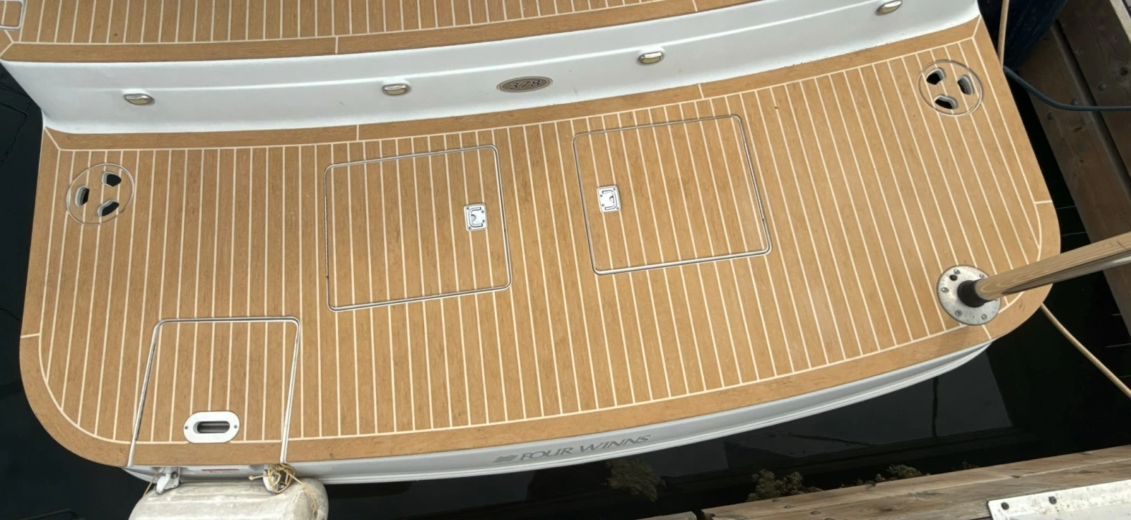 2005 Four Winns 378 Vista
