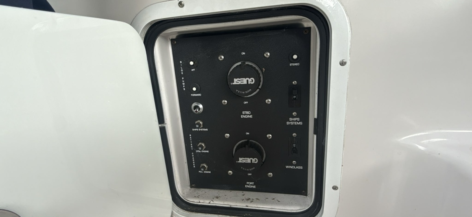 2005 Four Winns 378 Vista