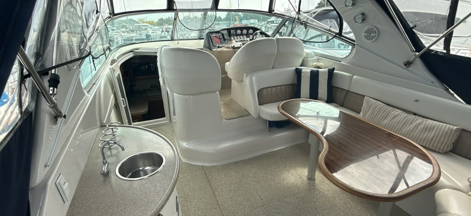 2005 Four Winns 378 Vista
