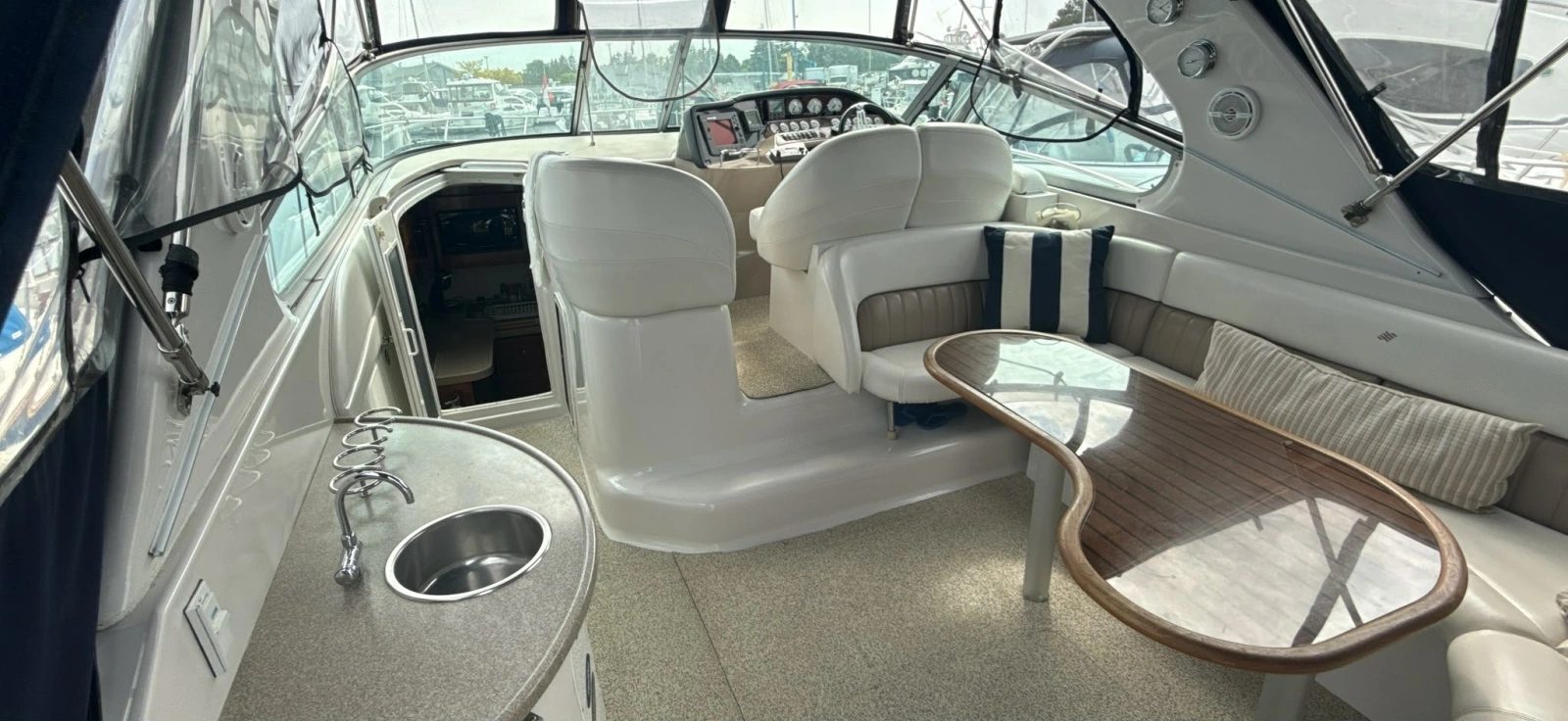 2005 Four Winns 378 Vista