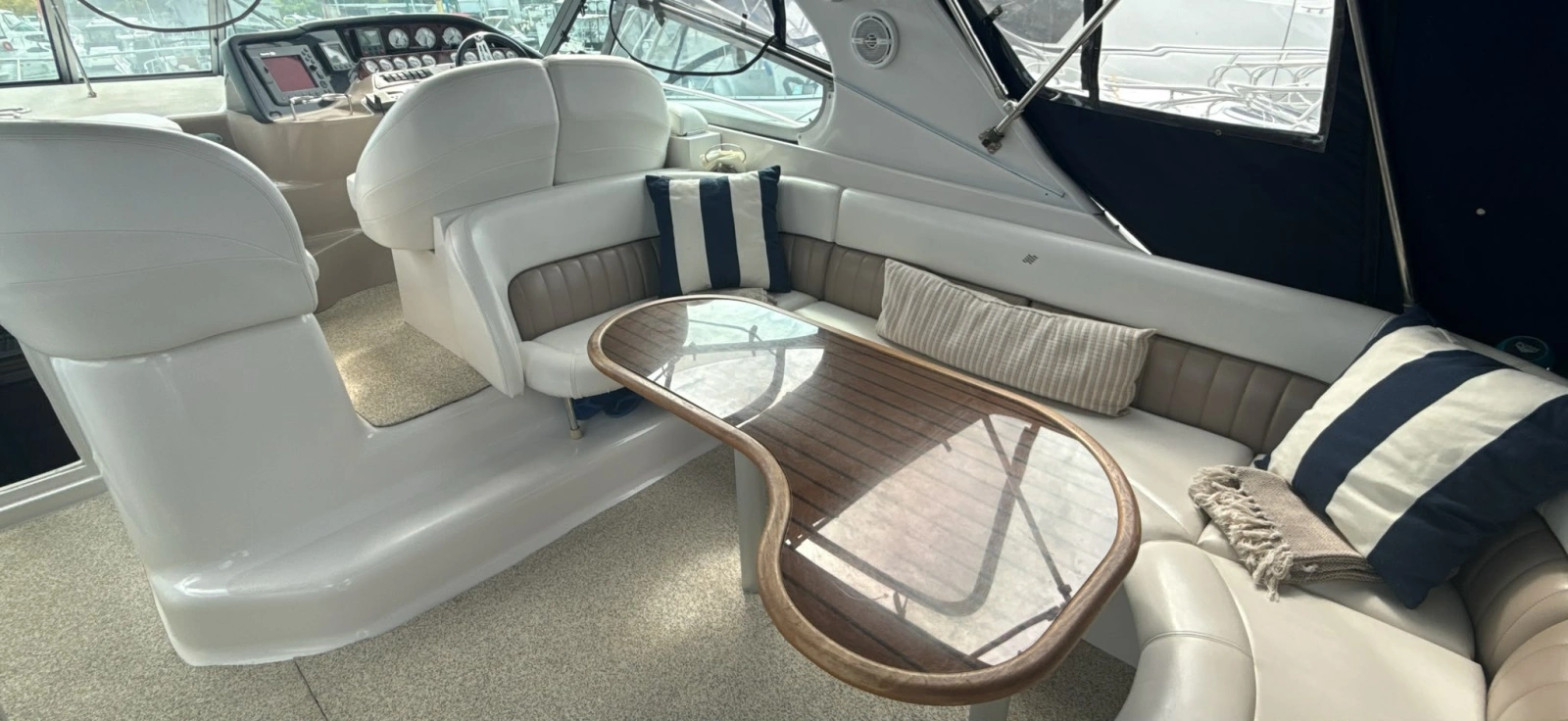 2005 Four Winns 378 Vista