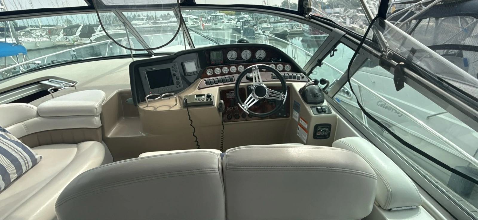 2005 Four Winns 378 Vista