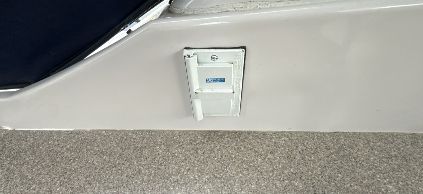 2005 Four Winns 378 Vista
