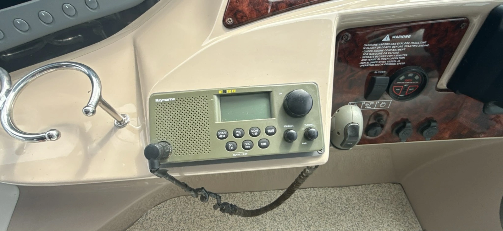 2005 Four Winns 378 Vista