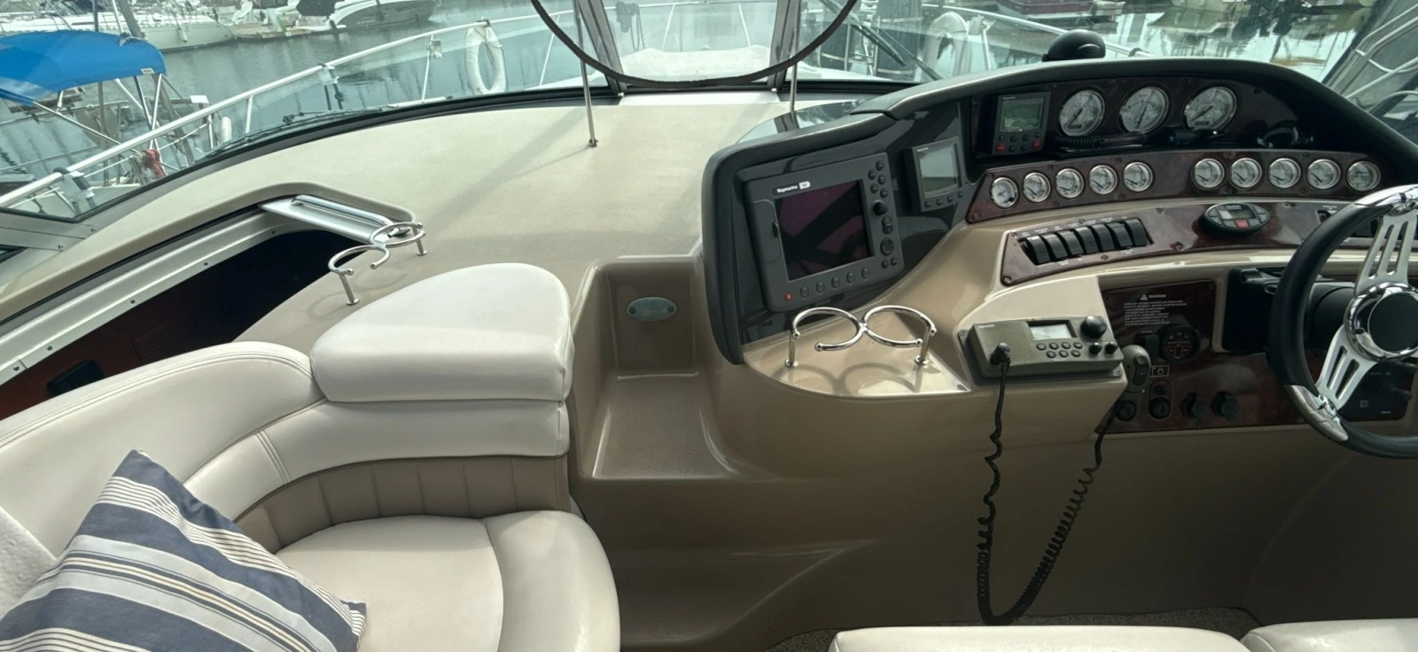 2005 Four Winns 378 Vista