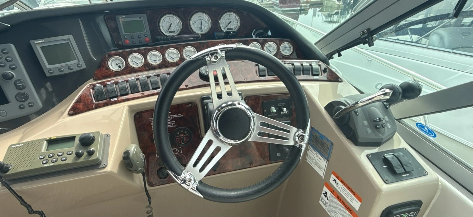 2005 Four Winns 378 Vista