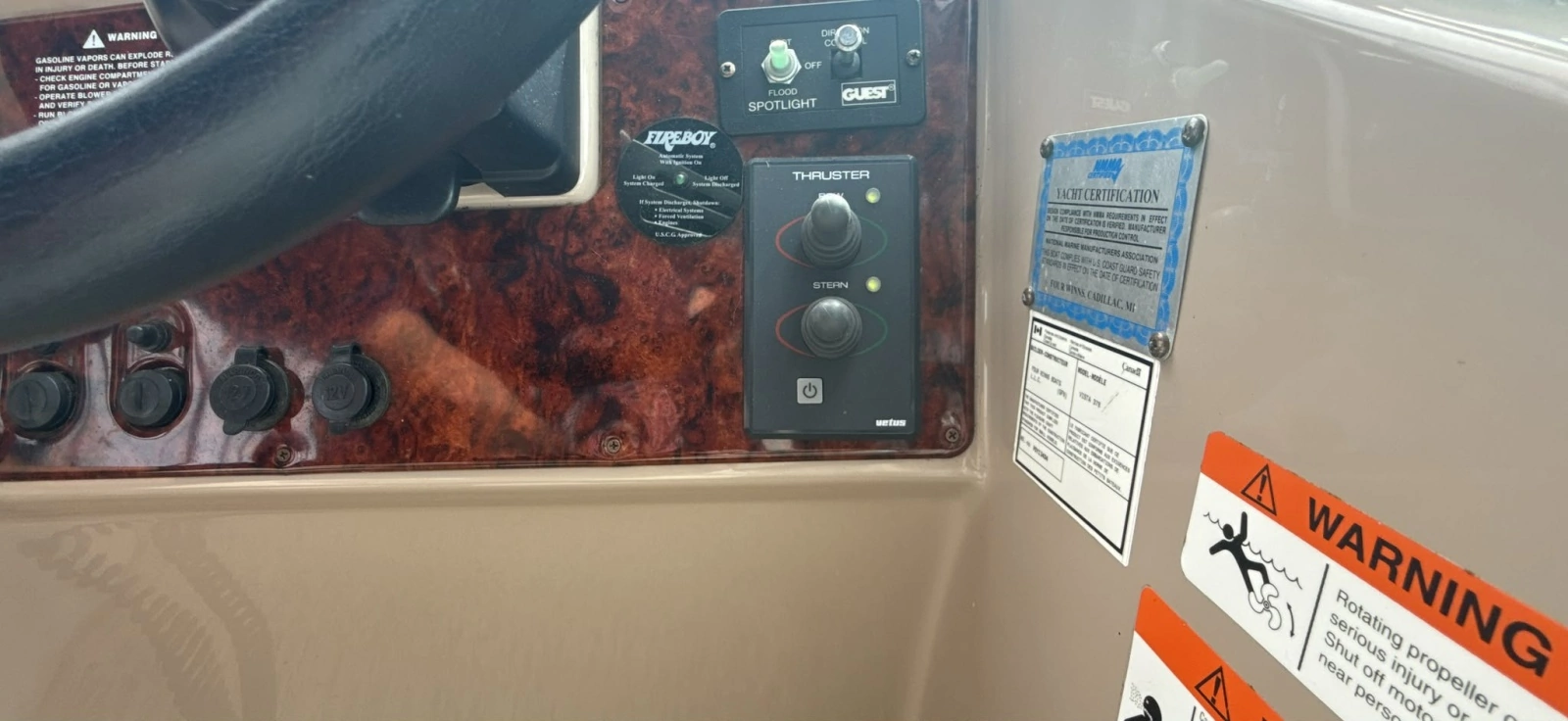 2005 Four Winns 378 Vista