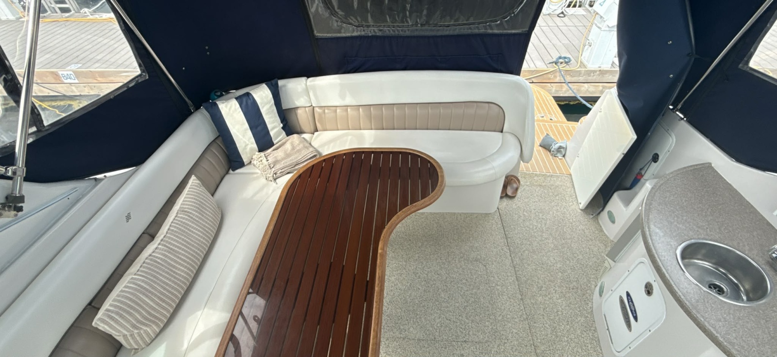 2005 Four Winns 378 Vista