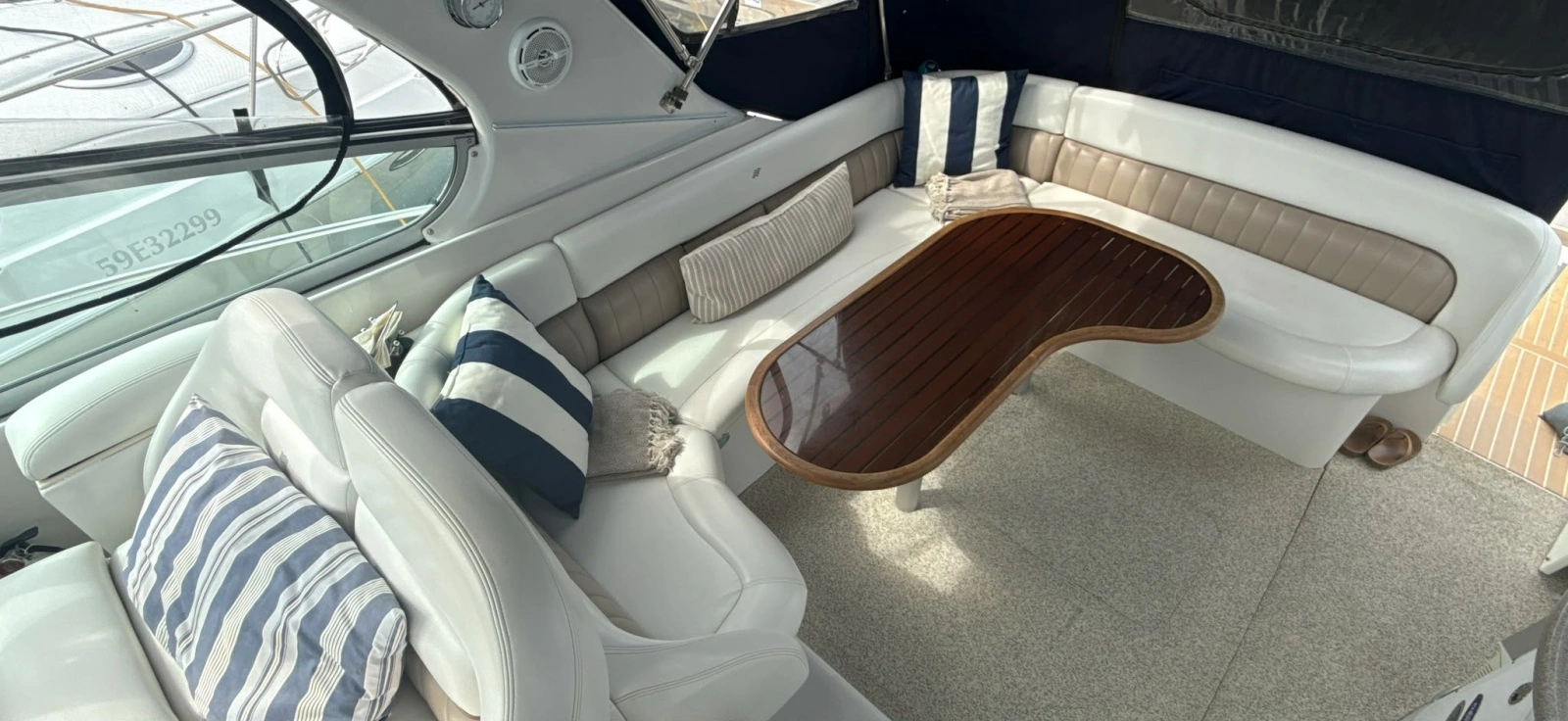 2005 Four Winns 378 Vista