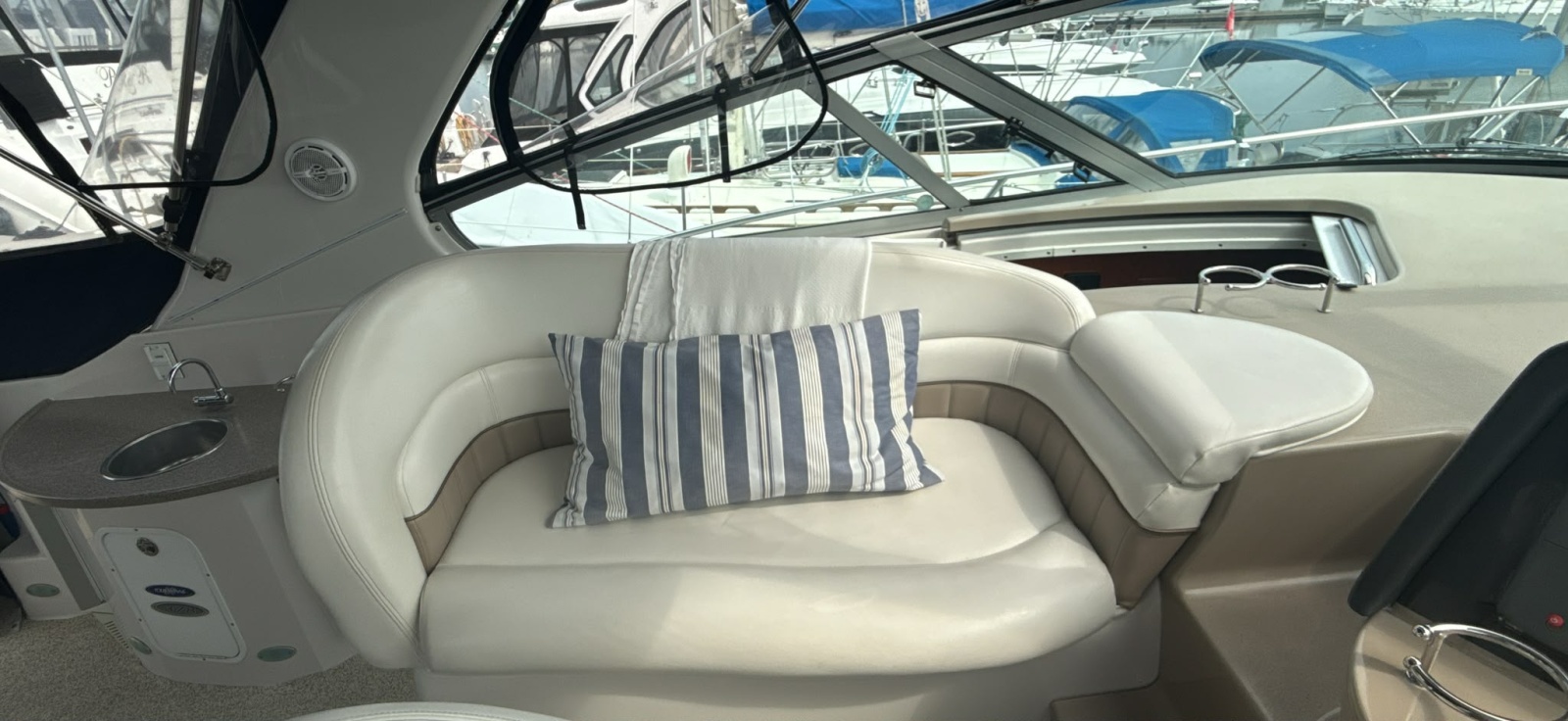 2005 Four Winns 378 Vista