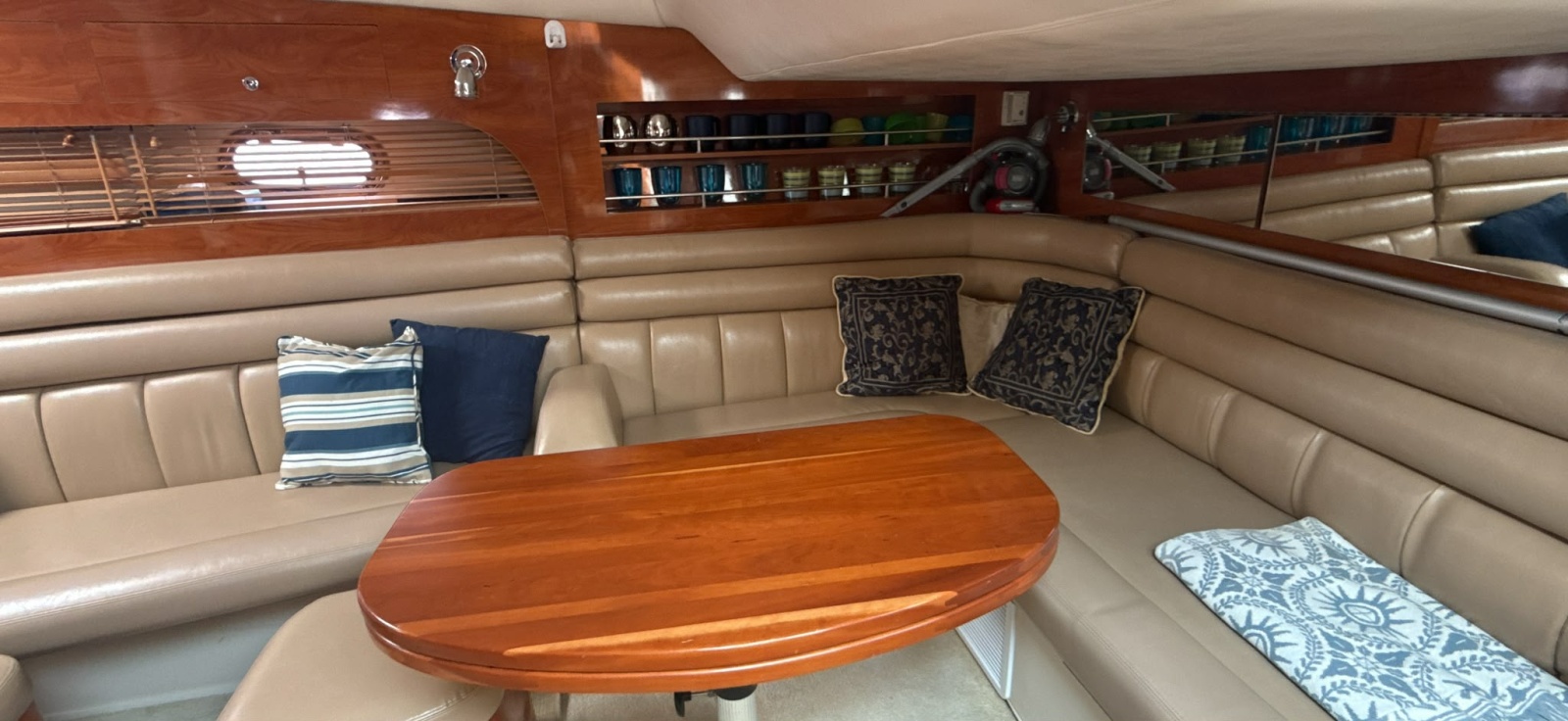 2005 Four Winns 378 Vista