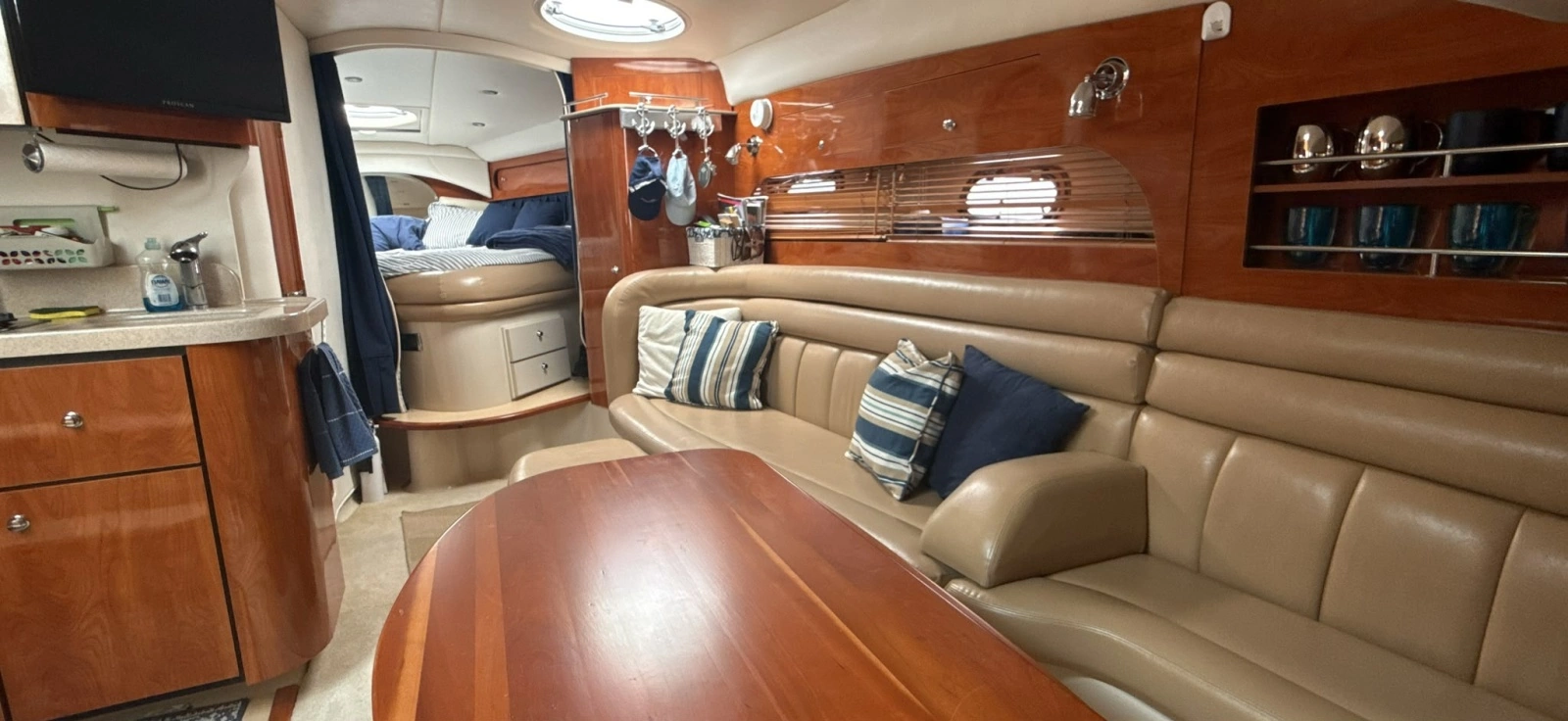 2005 Four Winns 378 Vista
