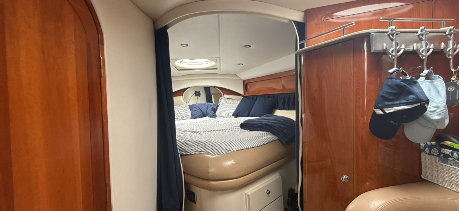 2005 Four Winns 378 Vista