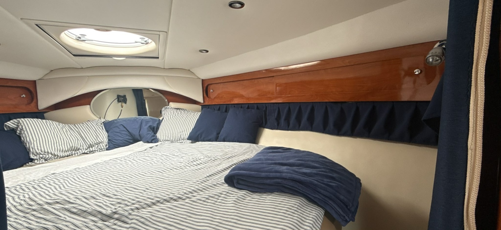 2005 Four Winns 378 Vista