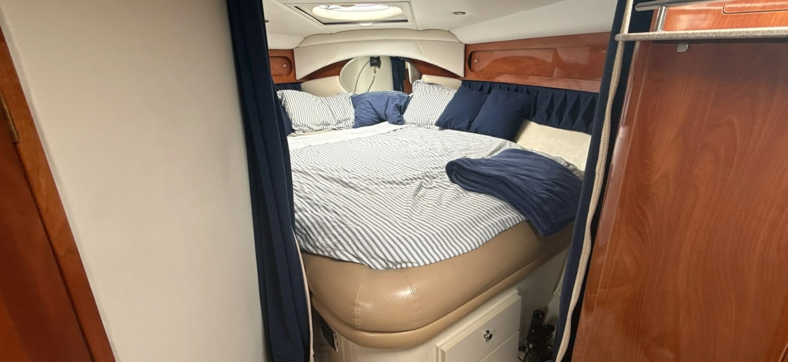 2005 Four Winns 378 Vista