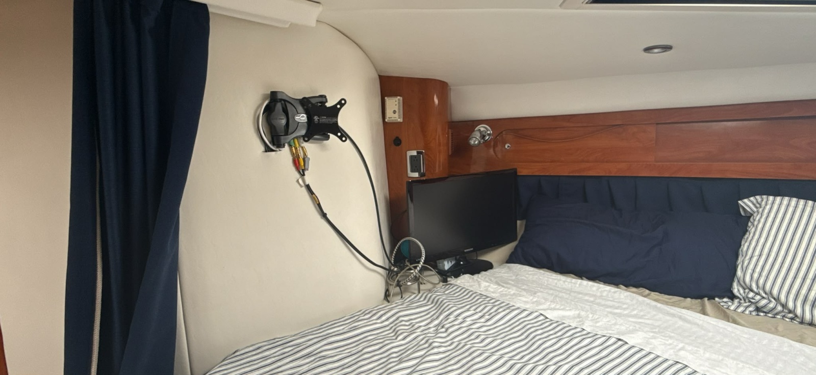 2005 Four Winns 378 Vista