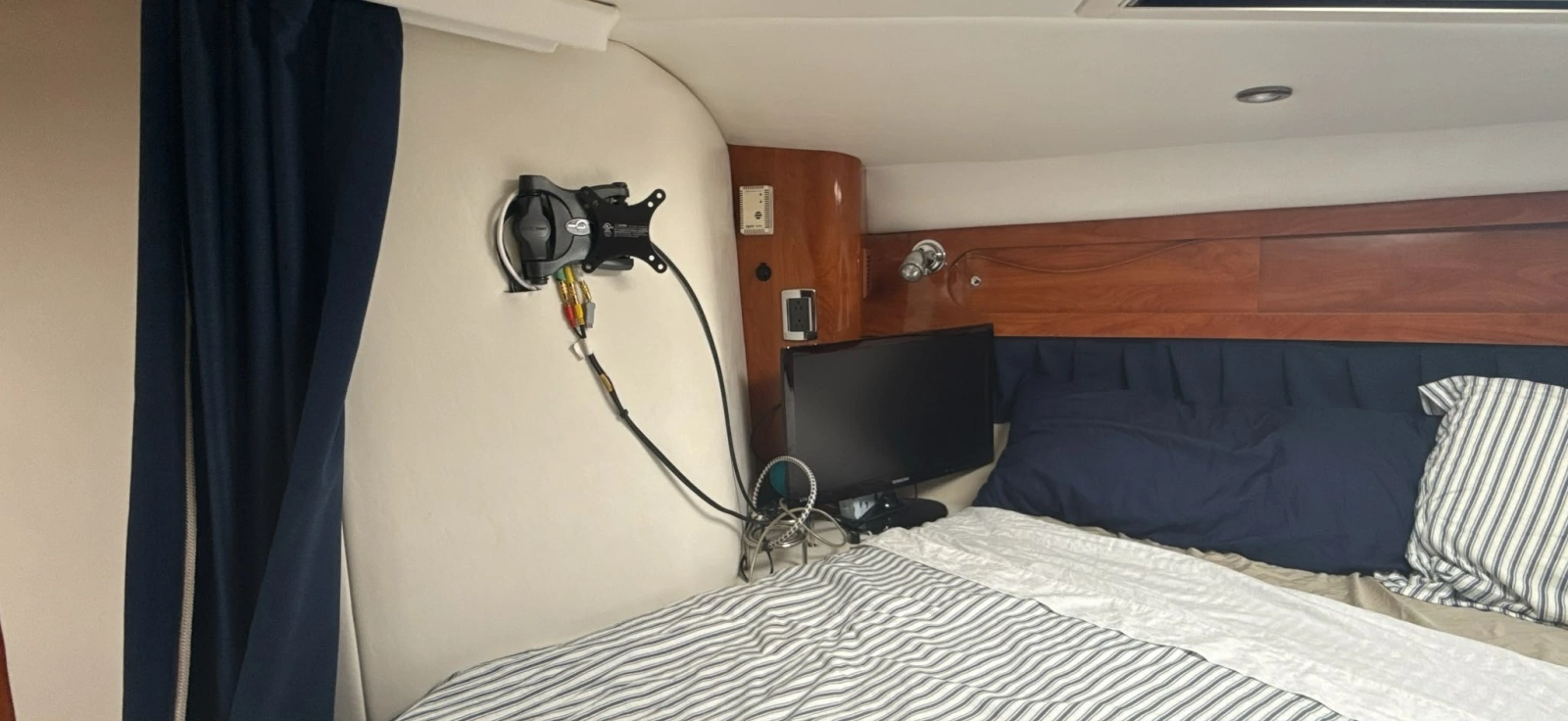 2005 Four Winns 378 Vista