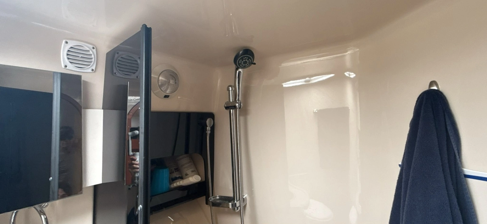 2005 Four Winns 378 Vista