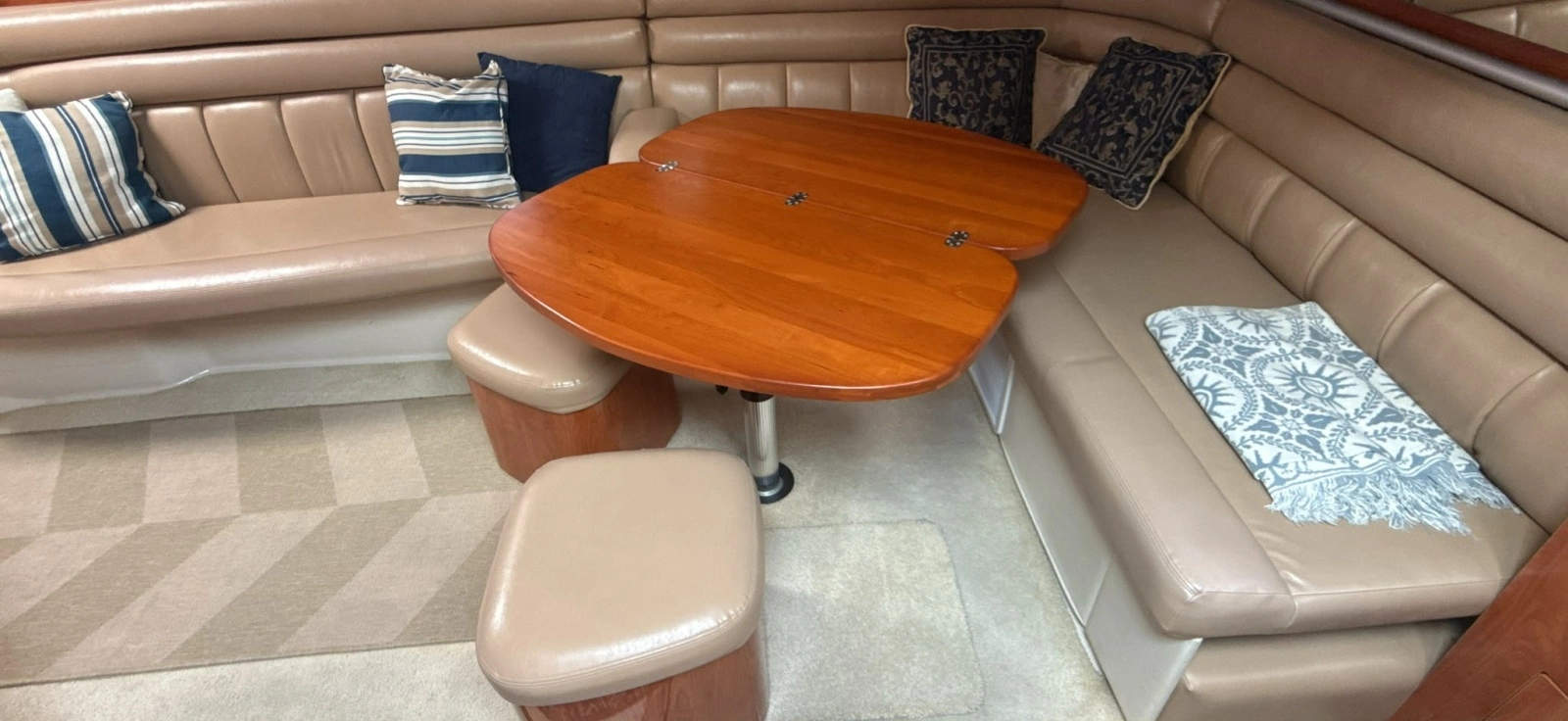 2005 Four Winns 378 Vista