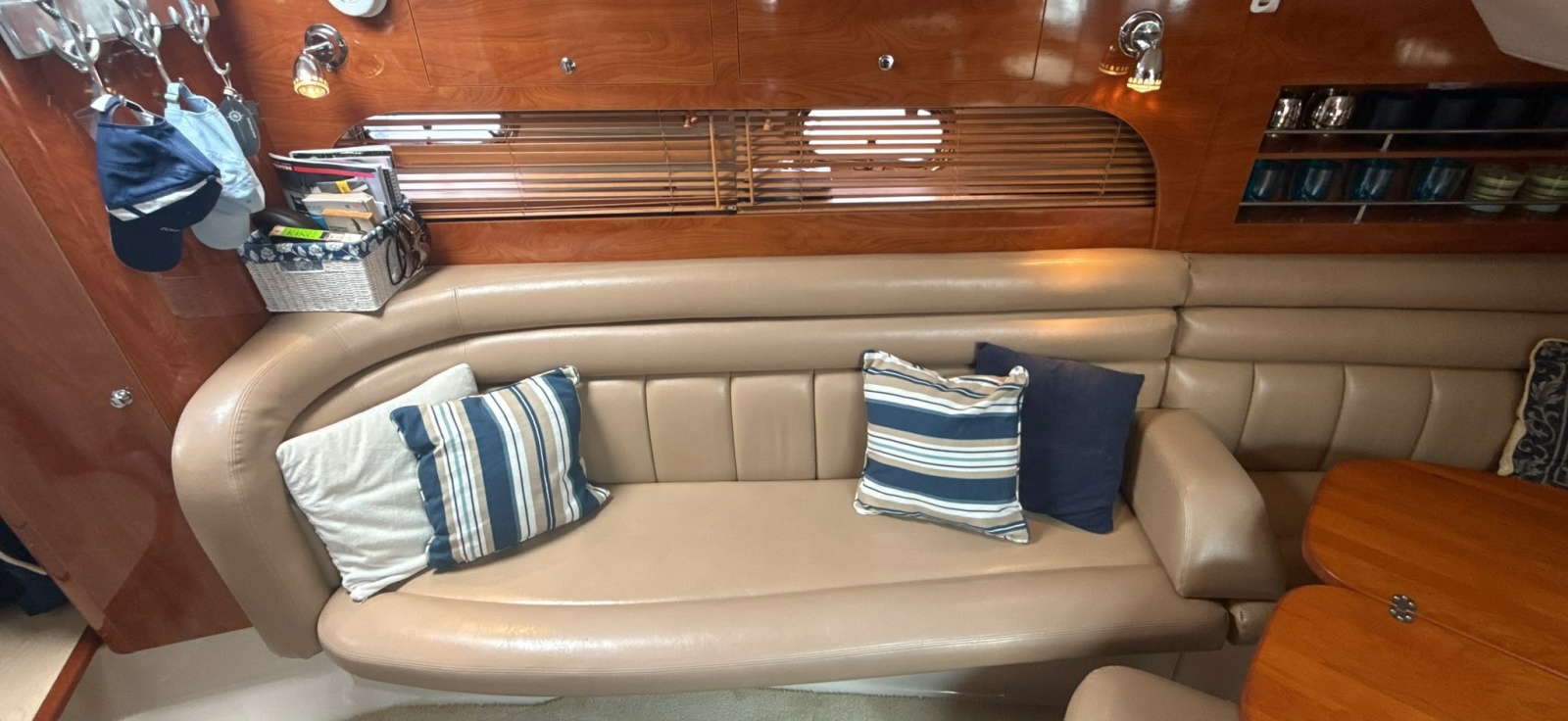 2005 Four Winns 378 Vista