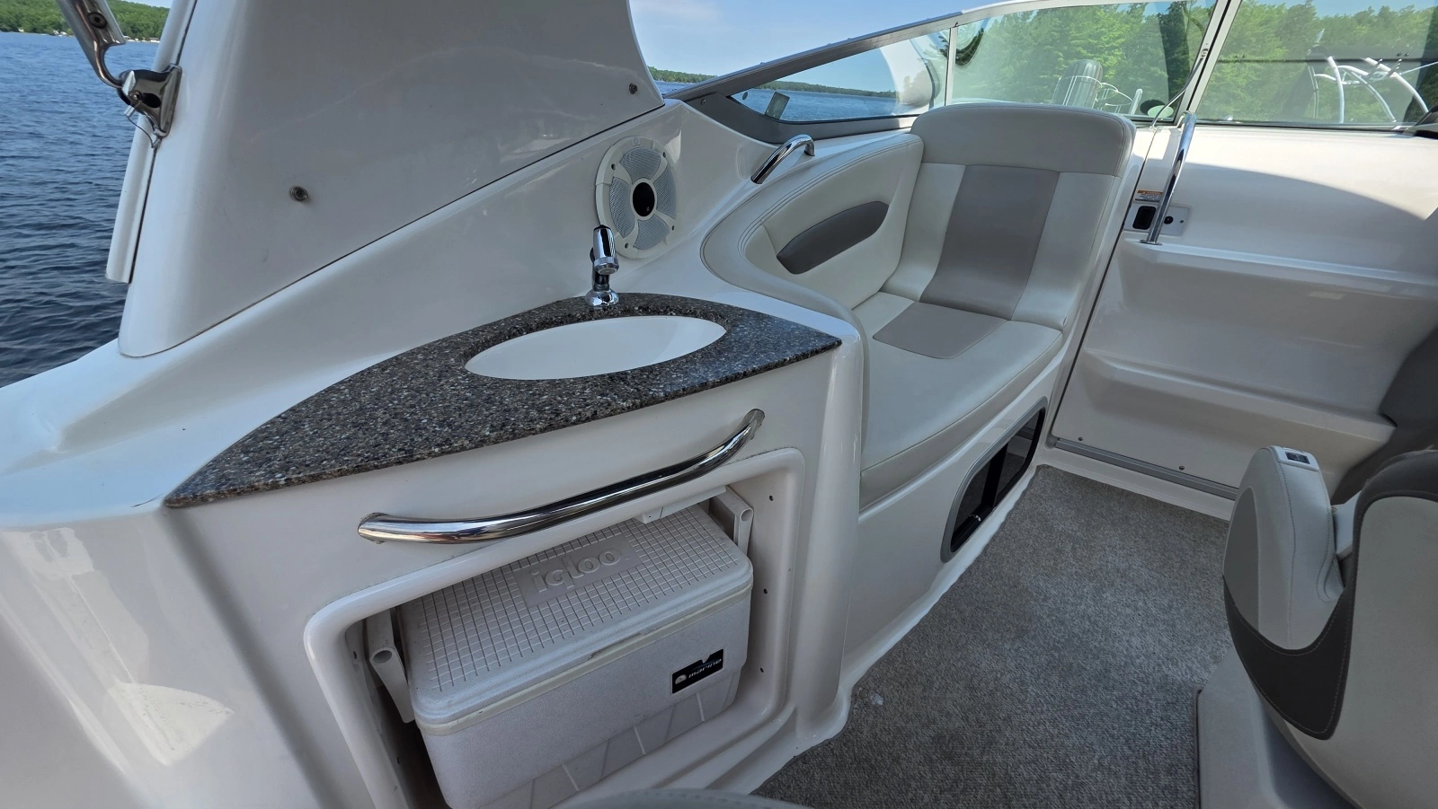 2011 Chaparral 270 Signature