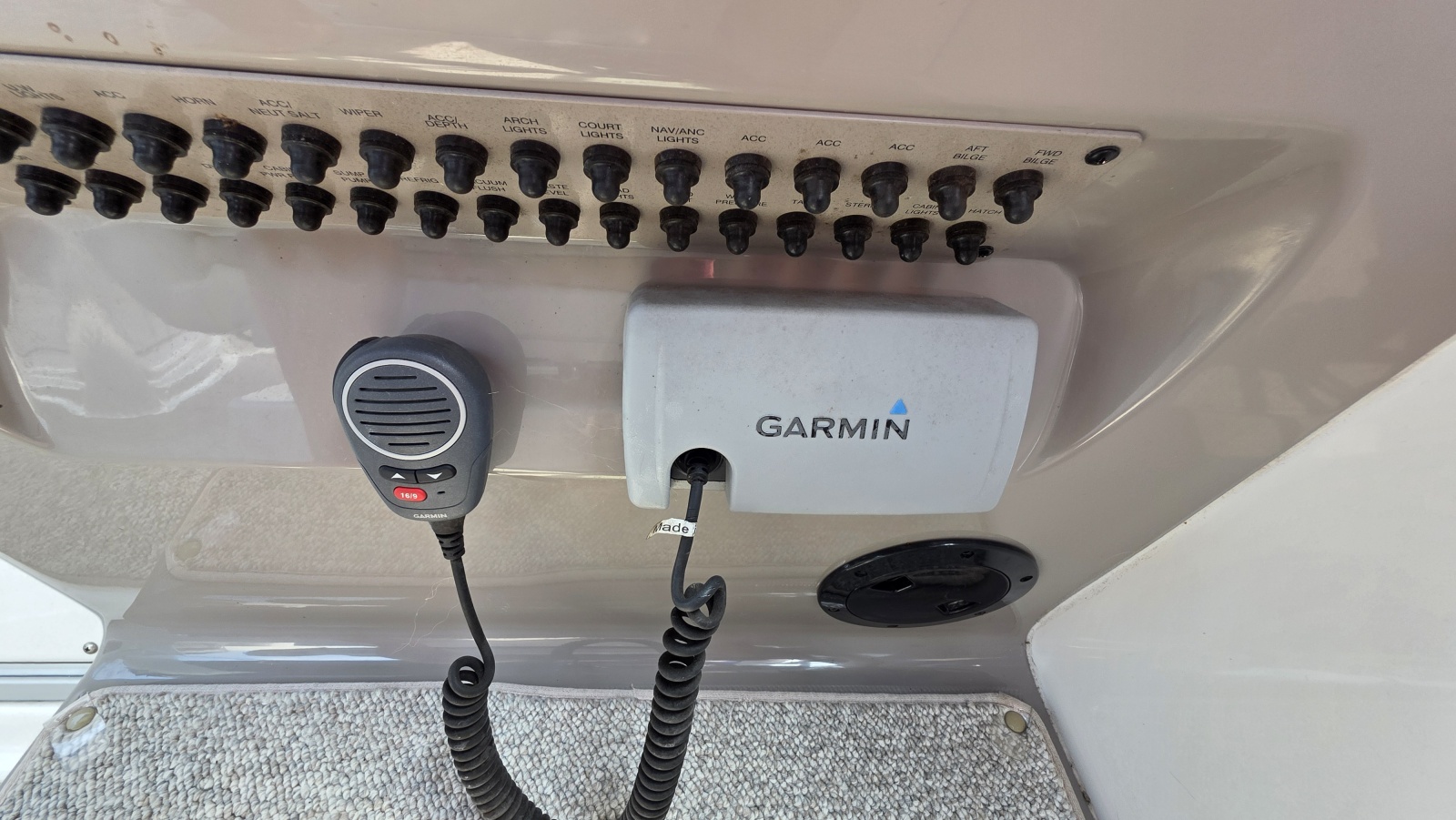 2011 Chaparral 270 Signature