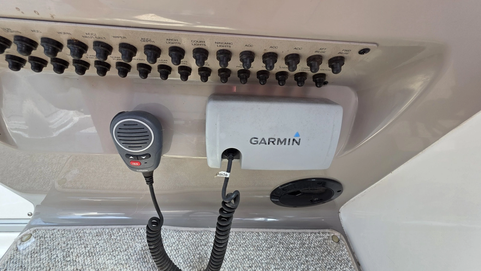 2011 Chaparral 270 Signature