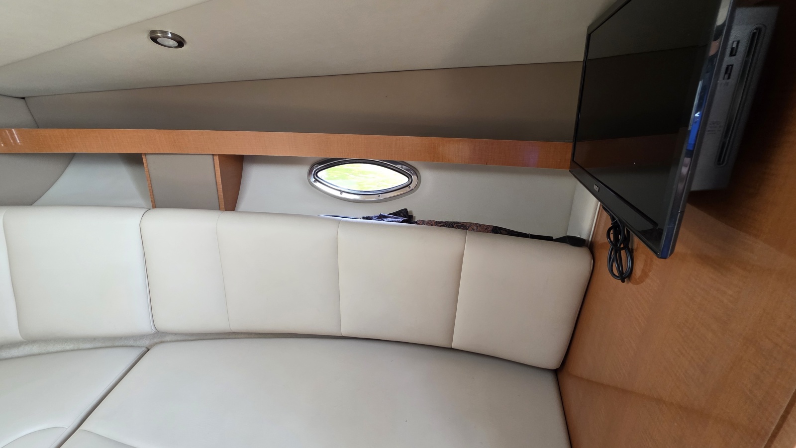 2011 Chaparral 270 Signature