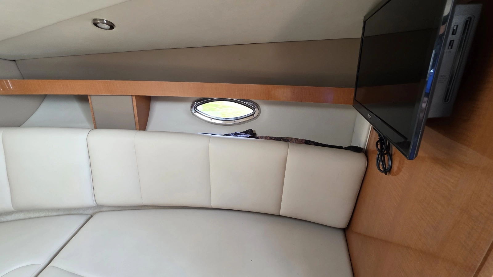 2011 Chaparral 270 Signature