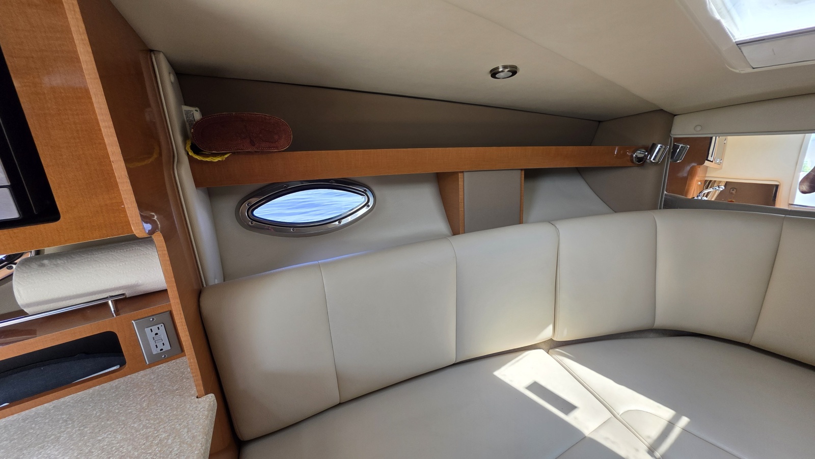 2011 Chaparral 270 Signature