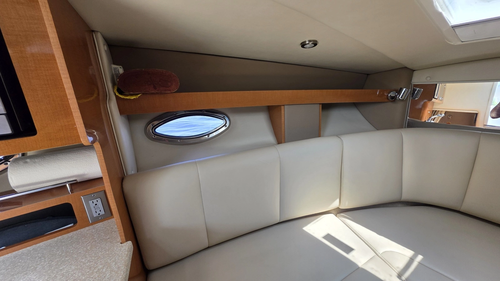 2011 Chaparral 270 Signature