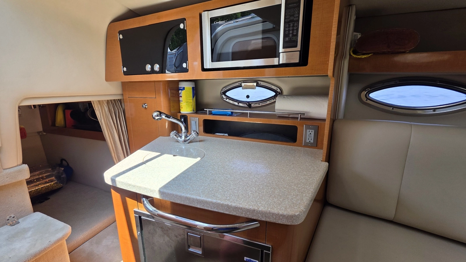 2011 Chaparral 270 Signature