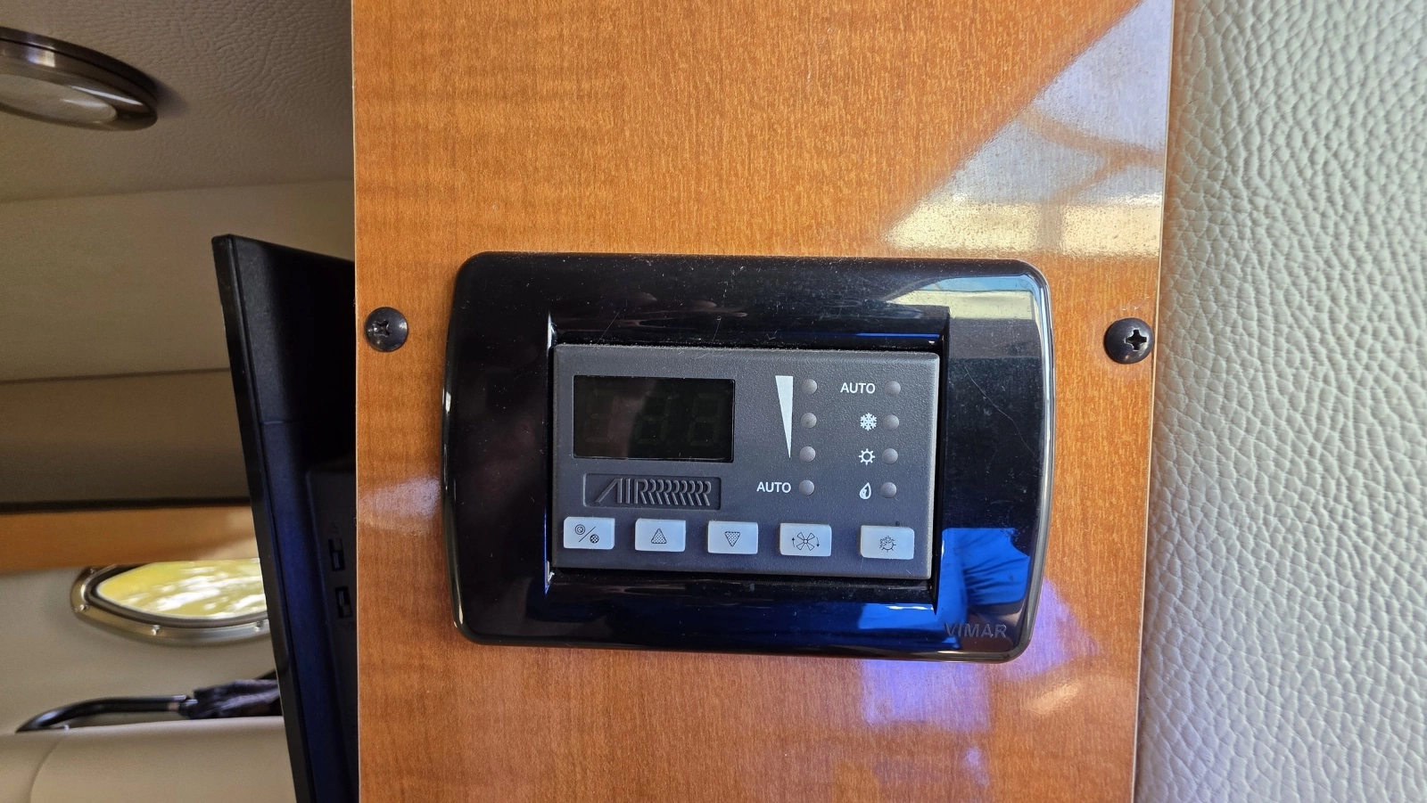 2011 Chaparral 270 Signature