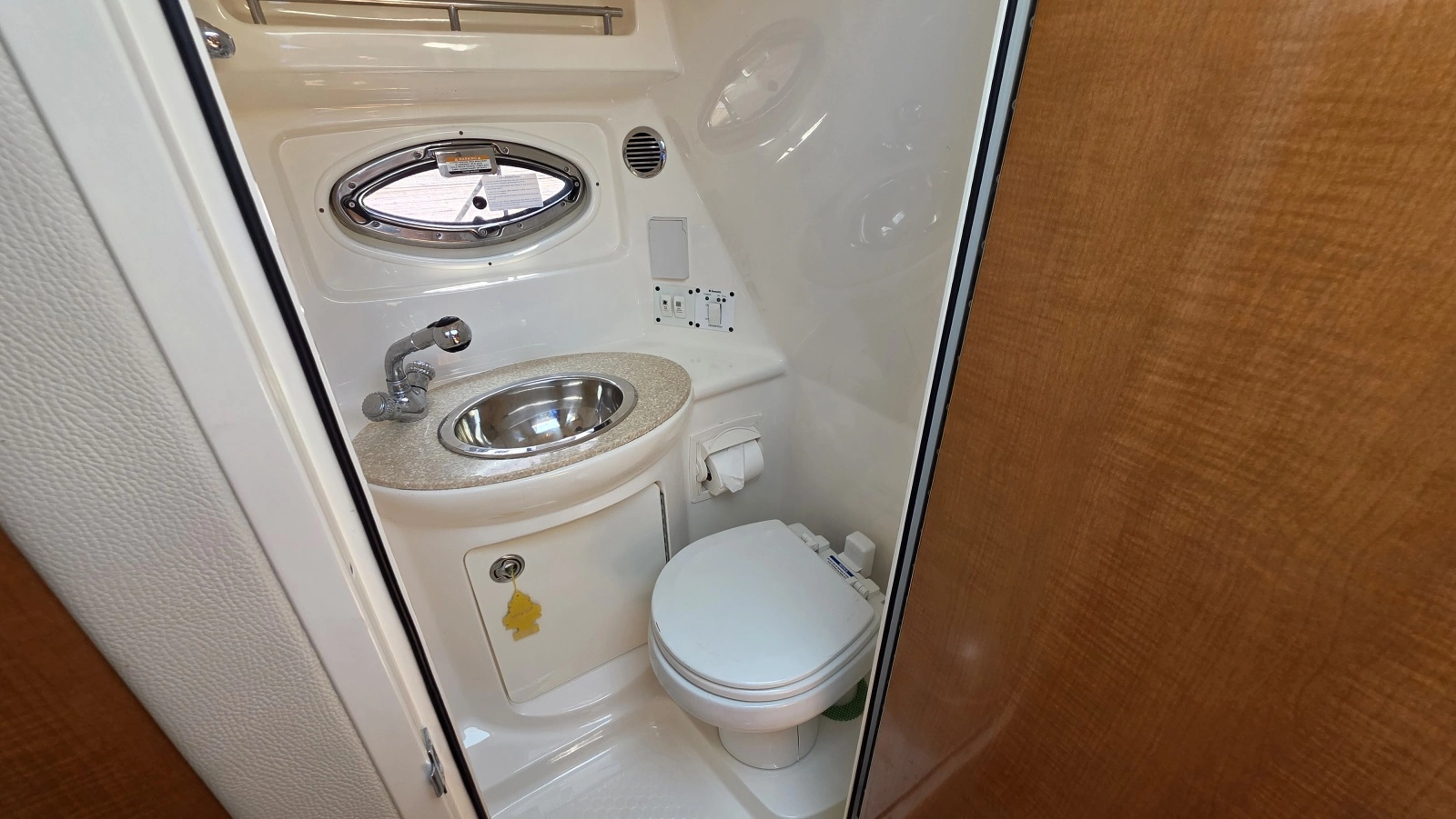2011 Chaparral 270 Signature
